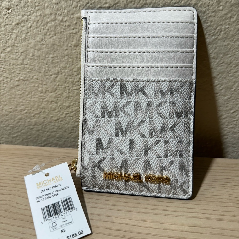 NEW MICHAEL KORS Jet Set Travel MD Top Zip Card Case